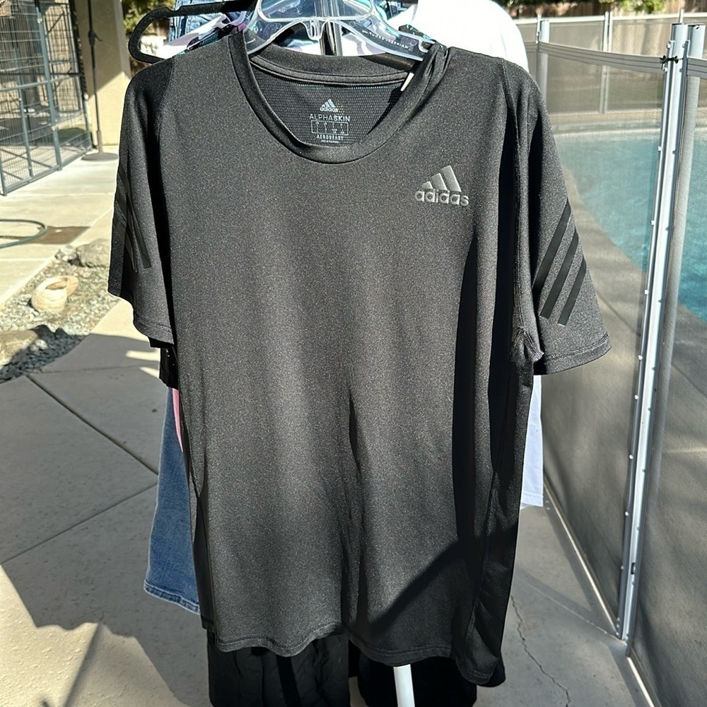 Adidas arrow Reddy Alpha skin black performance shirt size large